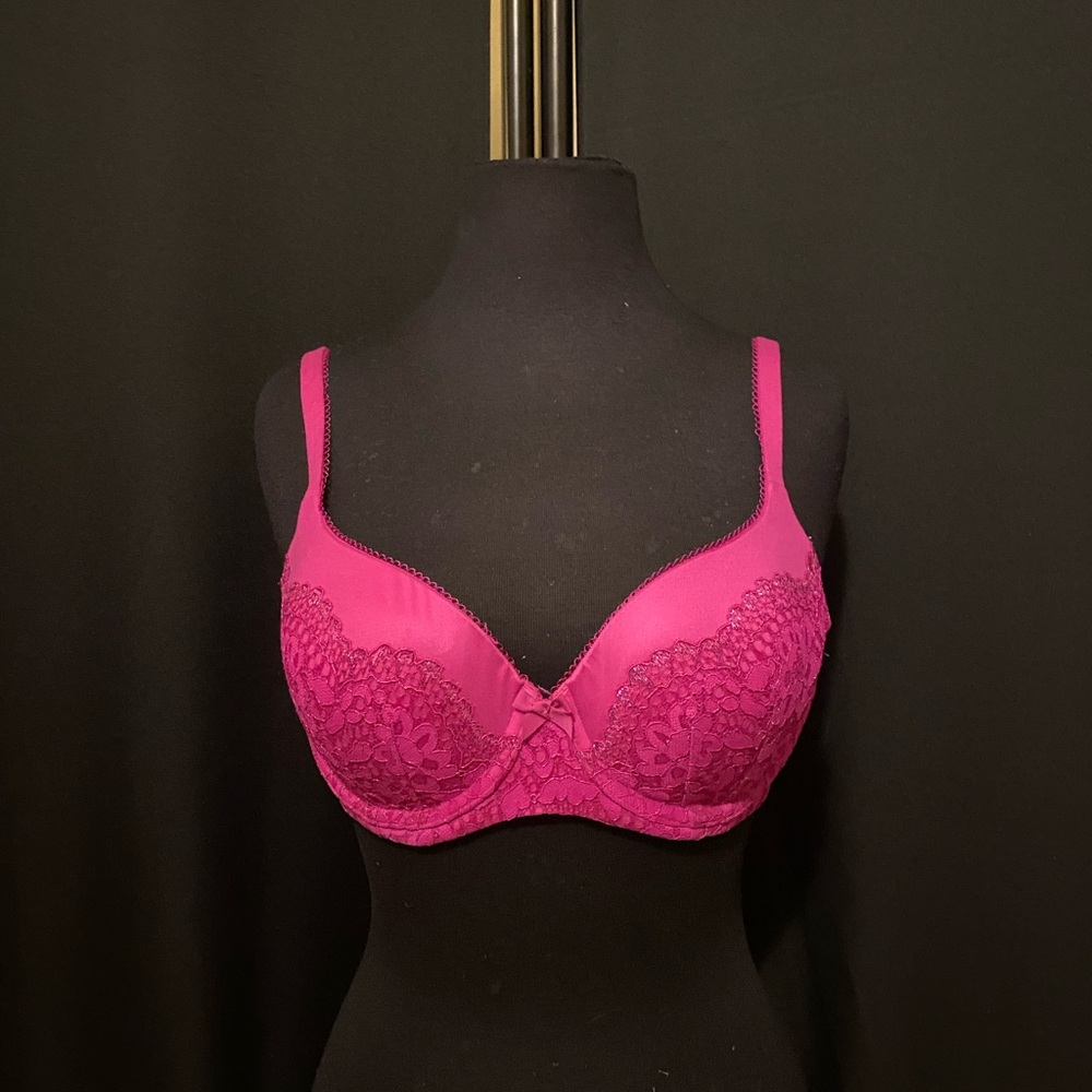 Victoria's Secret Pink Underwire Bra with Lace - Body By Victoria Lined Demi